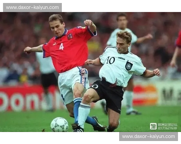 红白军团的法兰西绝唱：重温2016欧洲杯波兰队的铁血与温情